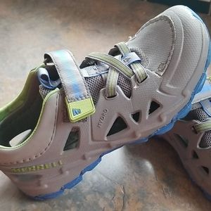 Like NEW • Hydro Merrell Shoes